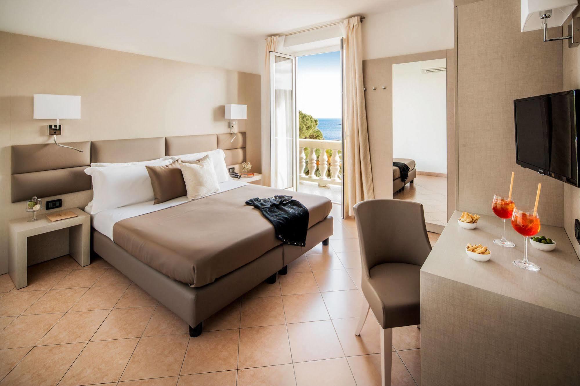 Hotel Vesuvio Rapallo Ngoại thất bức ảnh